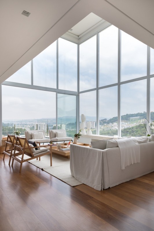 Использование дерева и белого цвета в оформлении уютного дома Использование дерева и белого цвета в оформлении уютного дома