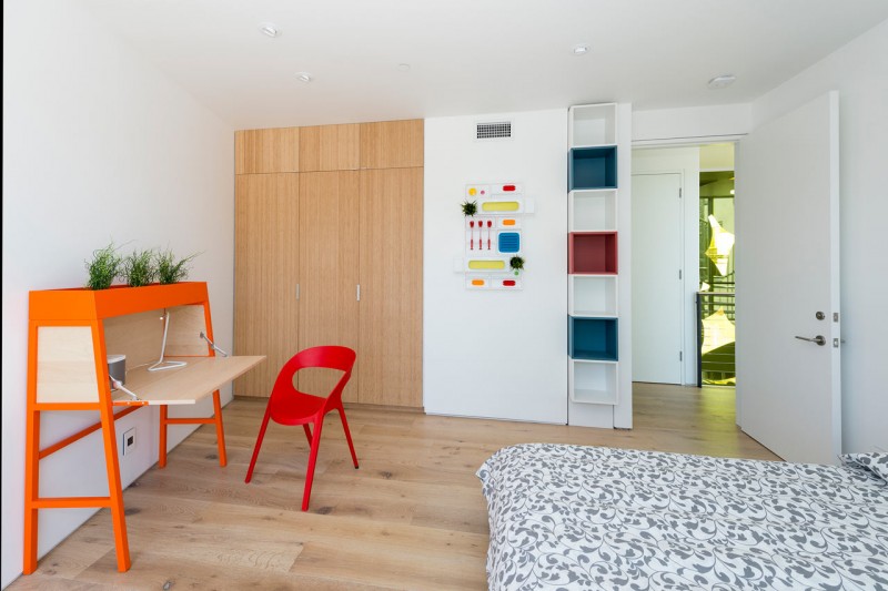 Резиденция в Калифорнии с фасадом из металлических цветов