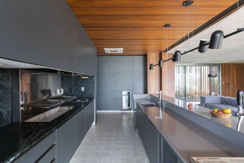 Современный двухэтажный дом, расположенный в Пелотасе, Бразилия