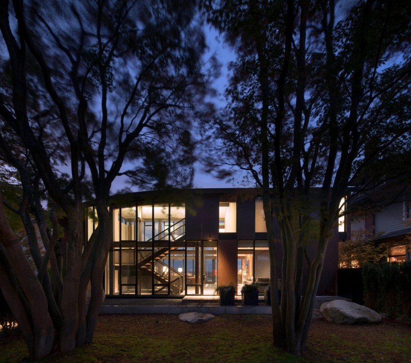 Резиденция с панорамными окнами в Сиэтле, Вашингтон Резиденция с панорамными окнами в Сиэтле, Вашингтон