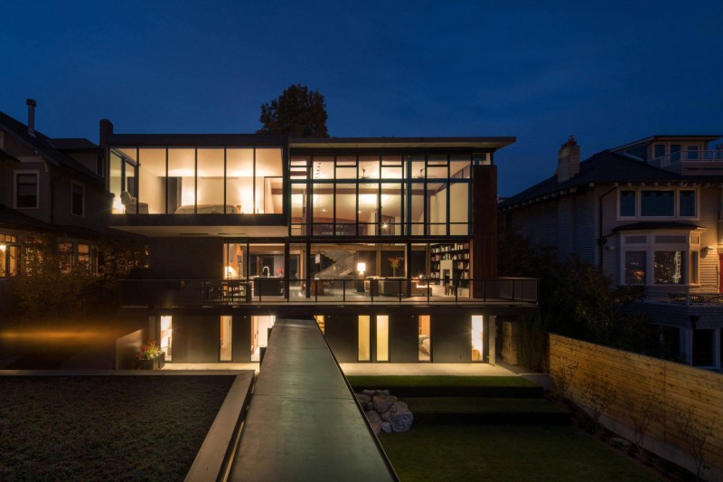 Резиденция с панорамными окнами в Сиэтле, Вашингтон Резиденция с панорамными окнами в Сиэтле, Вашингтон