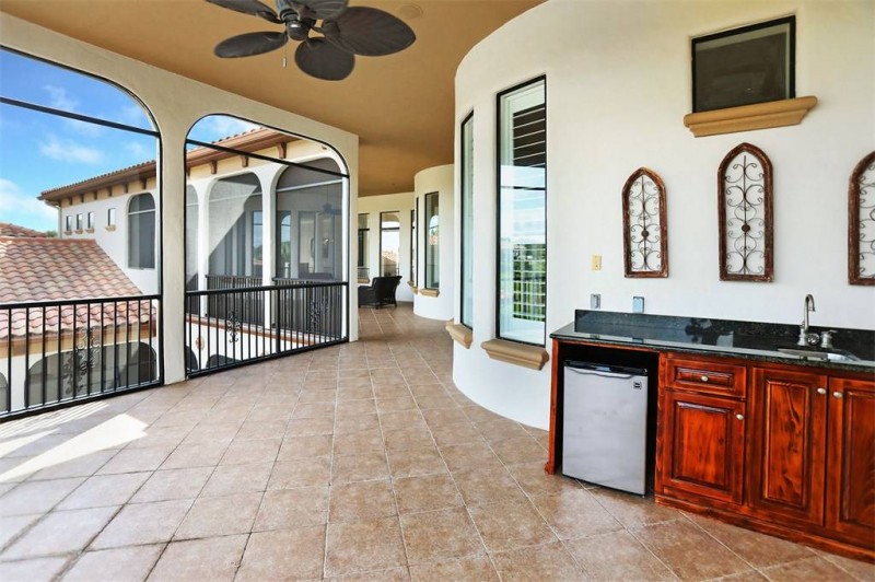 Роскошный особняк в Сорренто, штат Флорида Роскошный особняк в Сорренто, штат Флорида