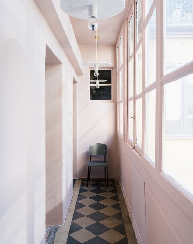 Смелые геометрические формы и яркие цвета в интерьере апартаментов в Милане Смелые геометрические формы и яркие цвета в интерьере апартаментов в Милане