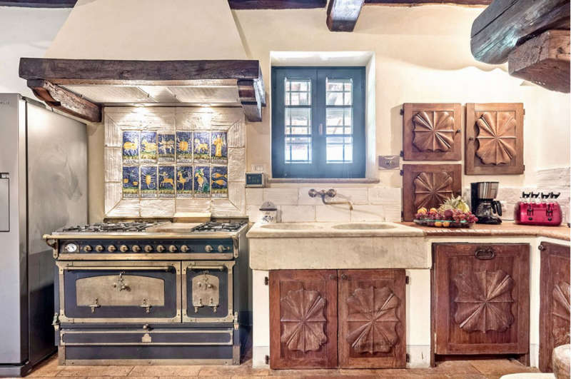 Вилла в Альбанских горах в Италии