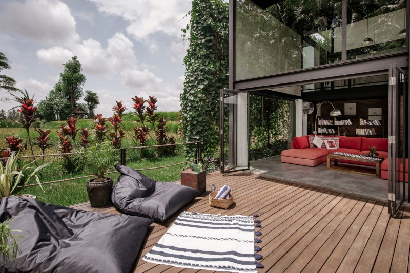 Вилла в стиле "лофт" с роскошным фоном тропических джунглей на Бали Вилла в стиле "лофт" с роскошным фоном тропических джунглей на Бали