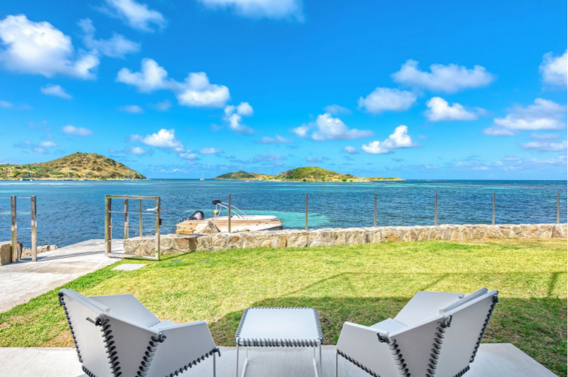 Впечатляющая вилла на берегу океана на острове Сен-Мартен Впечатляющая вилла на берегу океана на острове Сен-Мартен