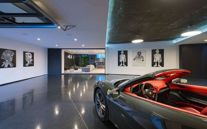 Роскошная современная резиденция, расположенная в Лос-Анджелесе