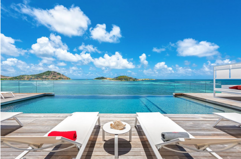 Впечатляющая вилла на берегу океана на острове Сен-Мартен Впечатляющая вилла на берегу океана на острове Сен-Мартен