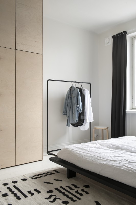 Монохромный интерьер апартаментов в Стокгольме