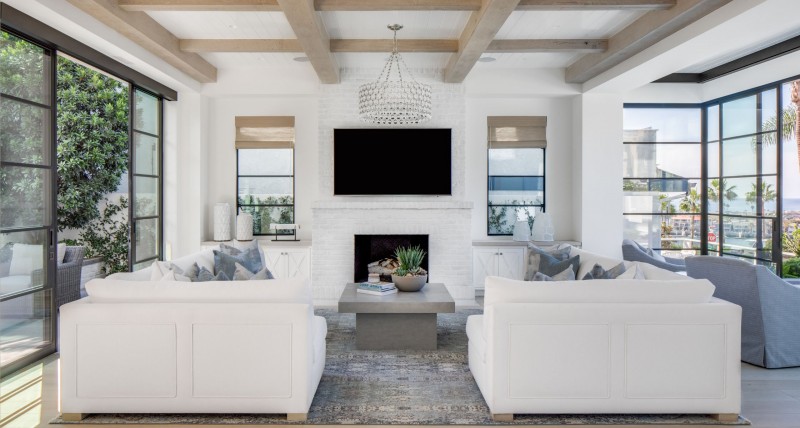 Интерьер особняка недалеко от океана в Корона-дель-Мар, Калифорния