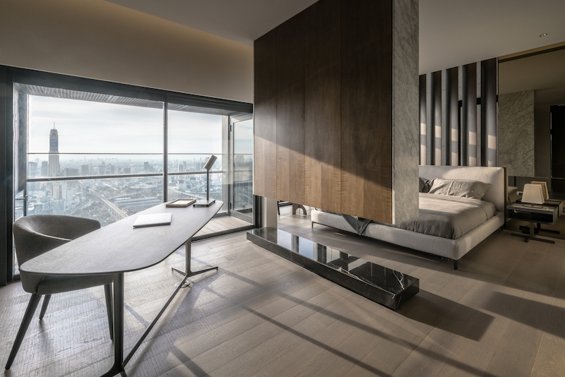 Пентхаус с изысканным декором и панорамными окнами