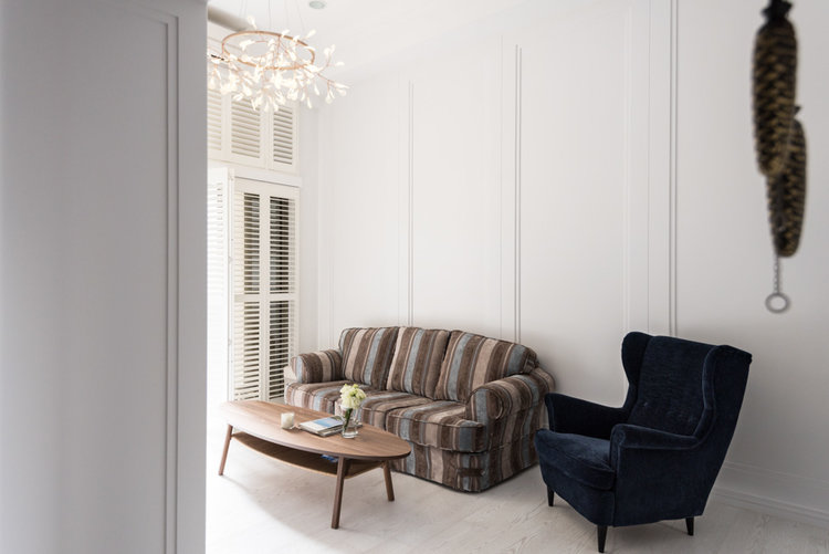 Яркие акценты в белоснежном интерьере