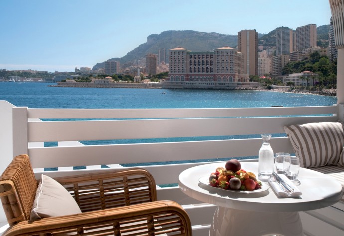 Престижный отель Monte Carlo Beach с частным пляжем и видом на Средиземное море Престижный отель Monte Carlo Beach с частным пляжем и видом на Средиземное море