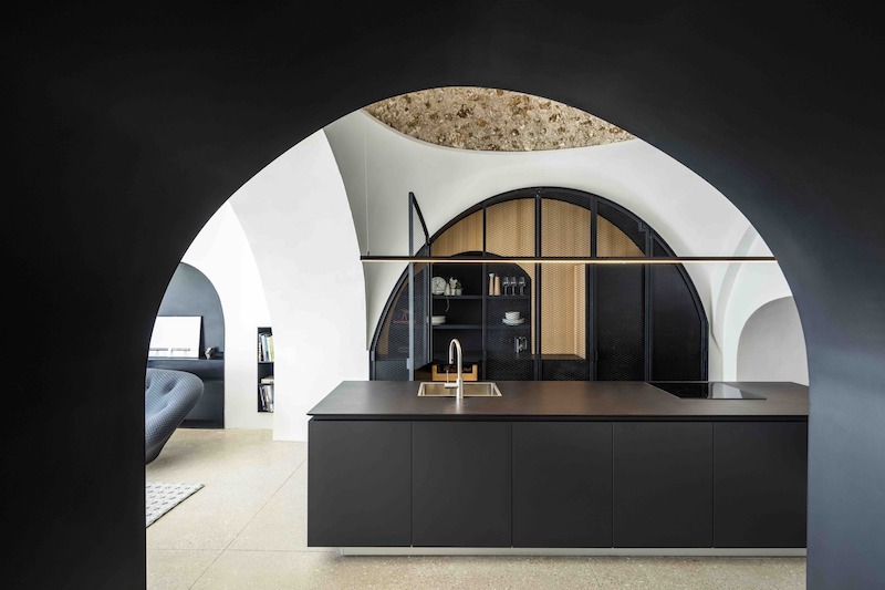 Реконструированный старинный дом на побережье