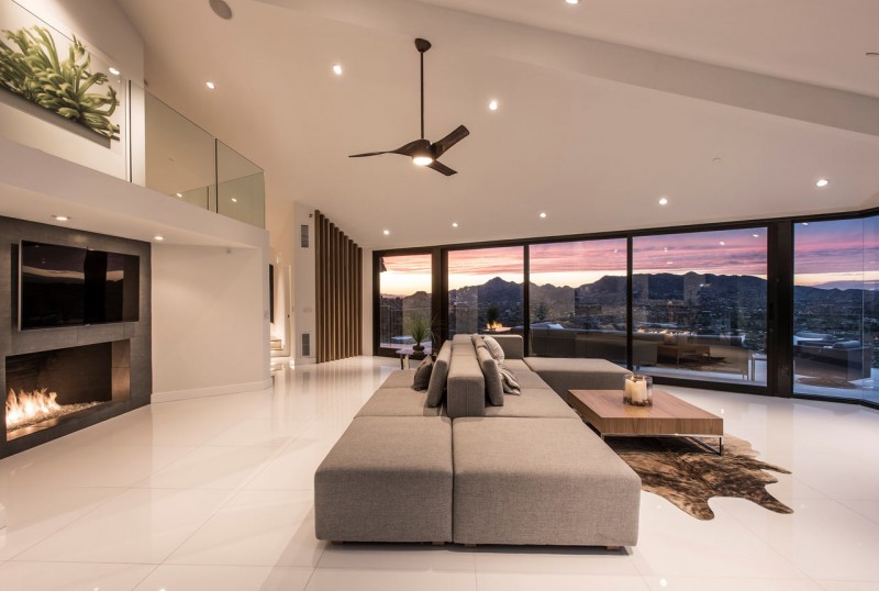 Резиденция с панорамными окнами в Аризоне