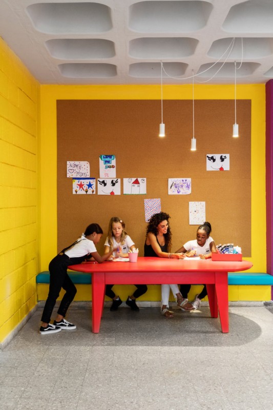 Школа для детей-беженцев в Тель-Авиве
