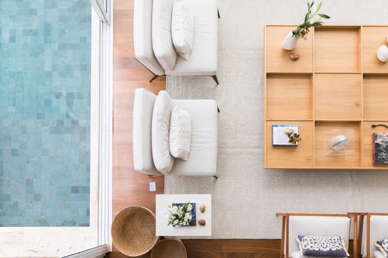 Использование дерева и белого цвета в оформлении уютного дома Использование дерева и белого цвета в оформлении уютного дома