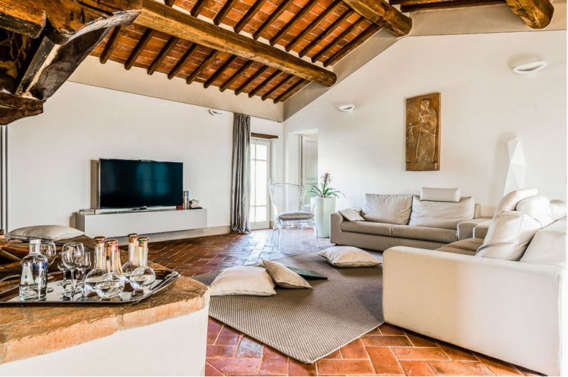 Традиционная вилла недалеко от Пизы, Италия Традиционная вилла недалеко от Пизы, Италия