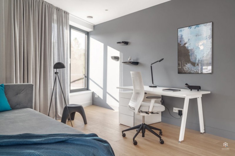 Интерьер дома у озера в деревне недалеко от Познани, Польша