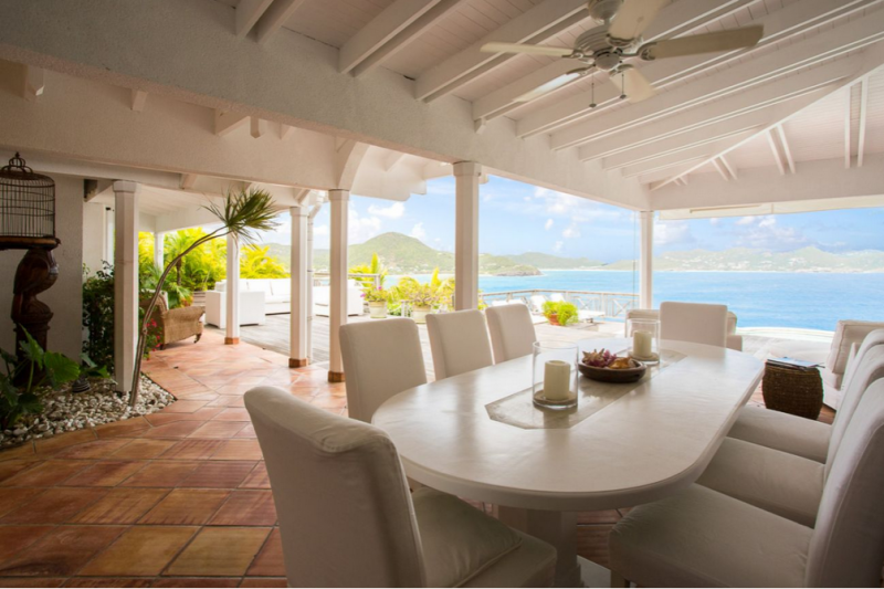 Классический карибский шик в интерьере виллы в Сен-Бартелеми, Франция