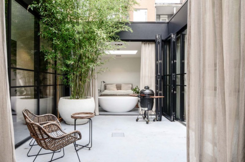 Лофт, расположенный в старом здании начала XVII века в Амстердаме Лофт, расположенный в старом здании начала XVII века в Амстердаме