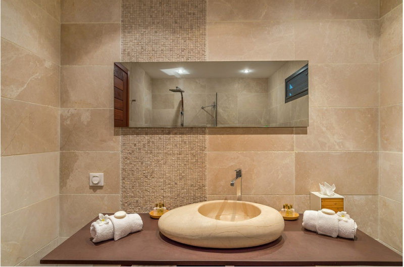 Современная вилла на скале с видом на море в Сент-Бартелеми