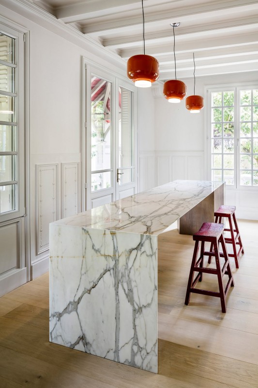 Дом в пригороде Парижа, построенный в конце XIX века Дом в пригороде Парижа, построенный в конце XIX века