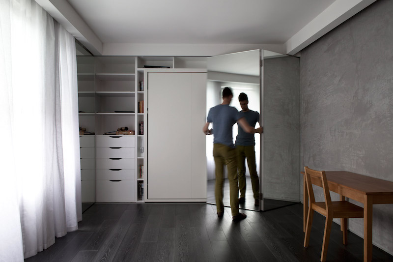 Строгий функциональный интерьер маленькой студии