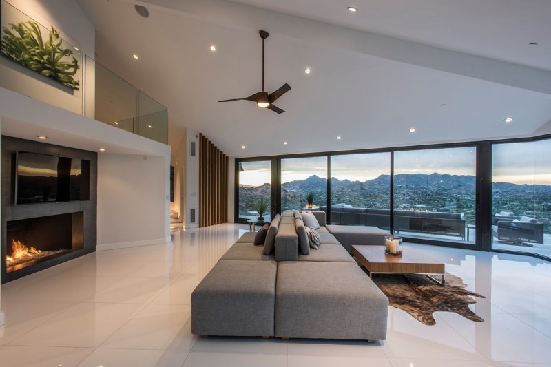 Резиденция с панорамными окнами в Аризоне