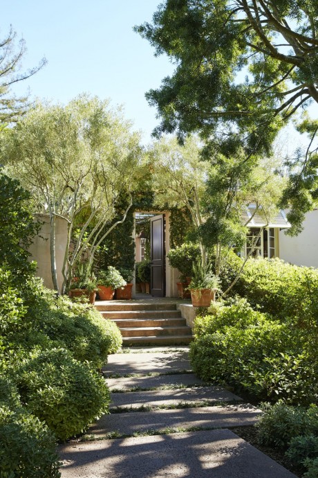 Дом дизайнеров Тимоти Маркса и Сюзанны Такер в городке Монтесито, Калифорния