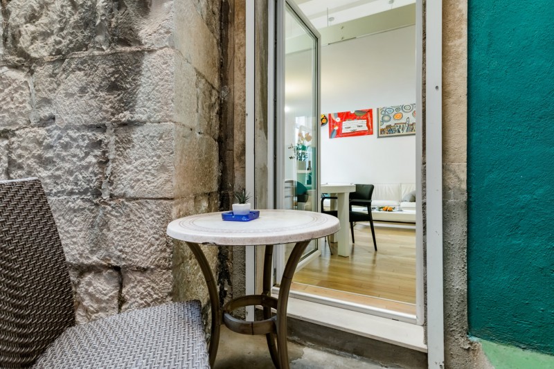 Яркий интерьер квартиры в городе Сплит, Хорватия Яркий интерьер квартиры в городе Сплит, Хорватия