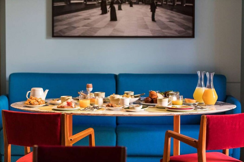 Отель L'Arlatan 3* во Франции