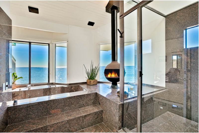 Пляжный дом в Малибу с панорамным видом на Тихий океан Пляжный дом в Малибу с панорамным видом на Тихий океан