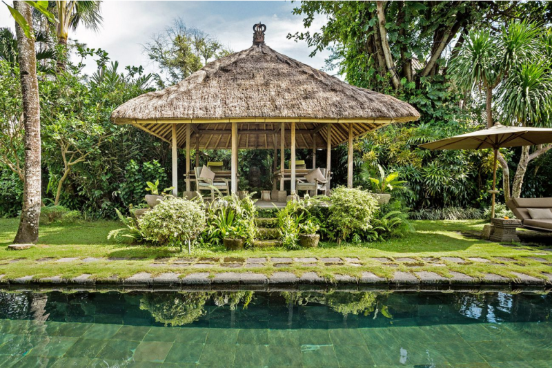 Уединенная прибрежная усадьба в Индонезии