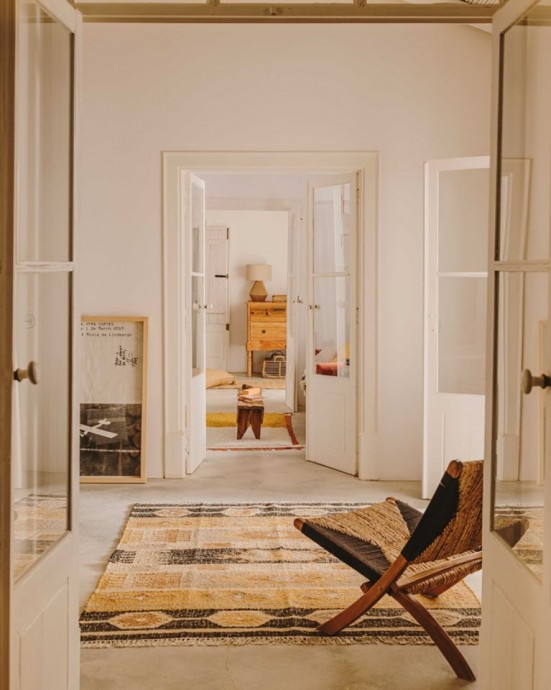 Интерьер с земляными и оттенками охры от дизайнеров Zara Home