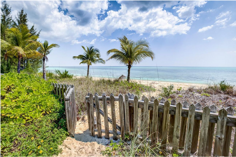 Классический багамский пляжный дом