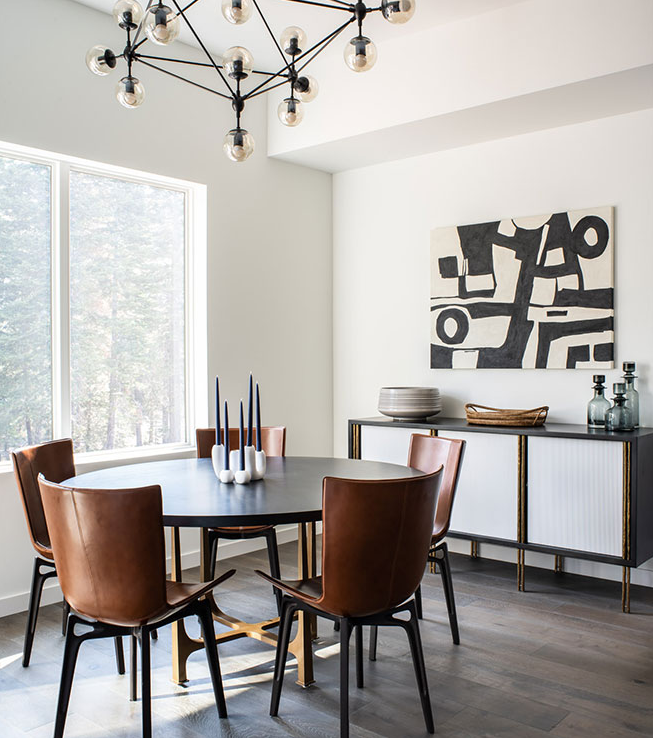 Квартира, оформленная в строгих тонах Квартира, оформленная в строгих тонах