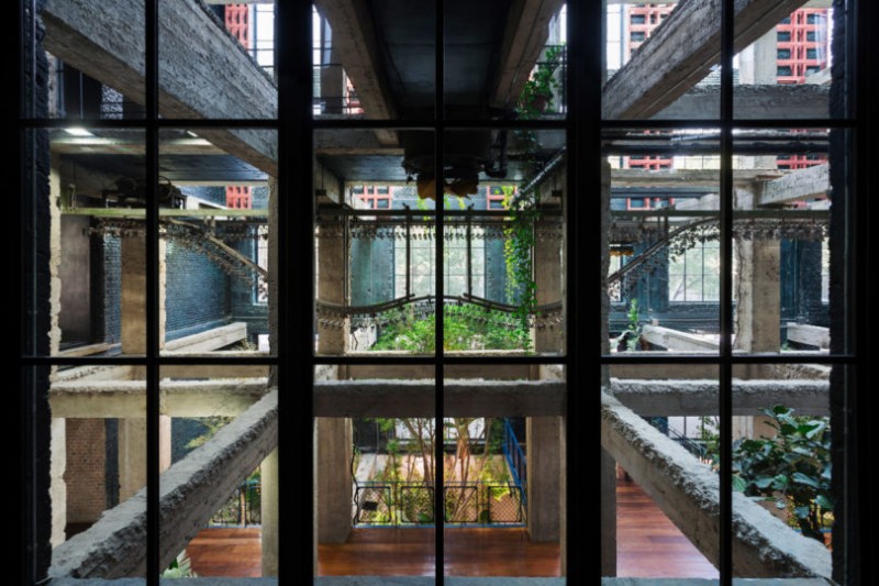 Отель Stamba 5* в стиле "брутализм" в Тбилиси Отель Stamba 5* в стиле "брутализм" в Тбилиси