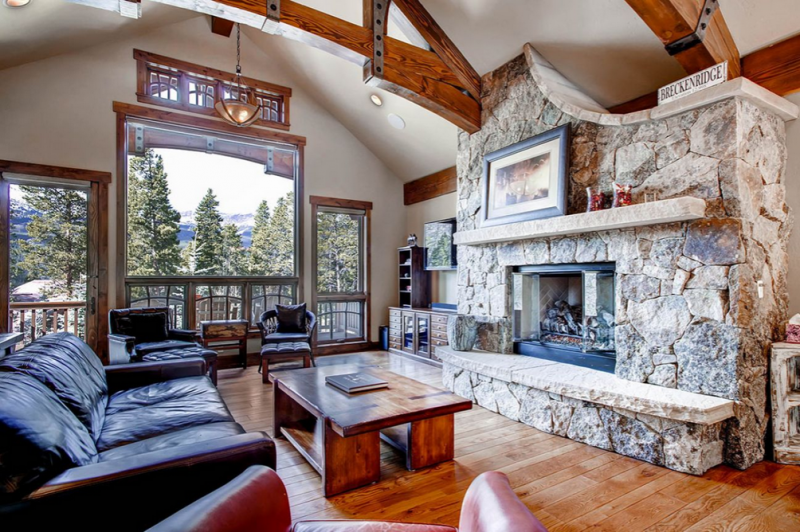 Бревенчатый дом в Брекенридже, Колорадо Бревенчатый дом в Брекенридже, Колорадо