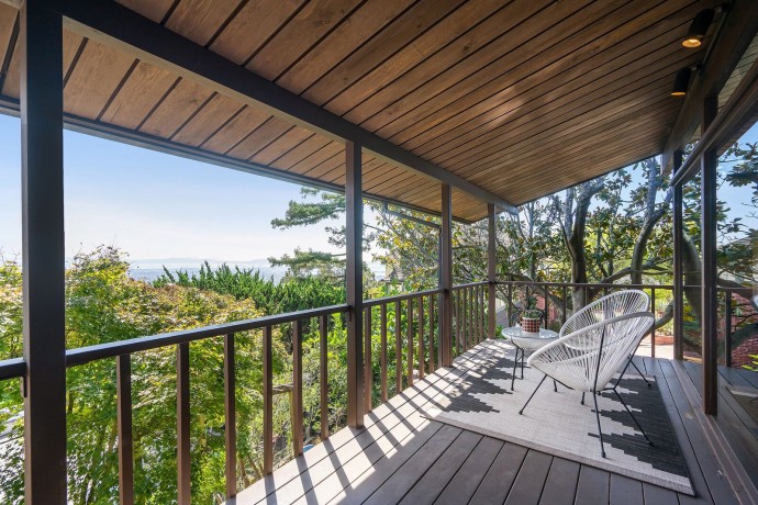 Дом в Беркли-Хиллз (Сан-Франциско), выставленный на продажу за 1,3 миллиона долларов