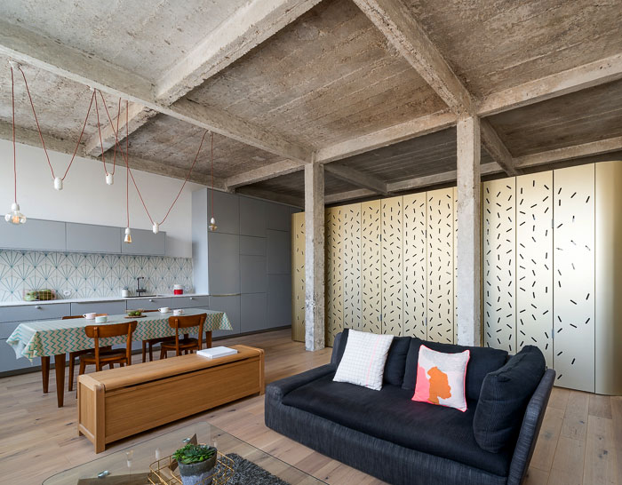 Перфорированная алюминиевая конструкция для спальни в парижских апартаментах