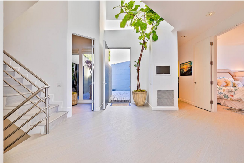 Пляжный дом в Малибу с панорамным видом на Тихий океан Пляжный дом в Малибу с панорамным видом на Тихий океан