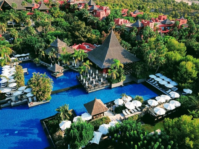 Спа-отель ASIA GARDENS 5* на склоне горы Сьерра-Кортина в Аликанте, Испания Спа-отель ASIA GARDENS 5* на склоне горы Сьерра-Кортина в Аликанте, Испания
