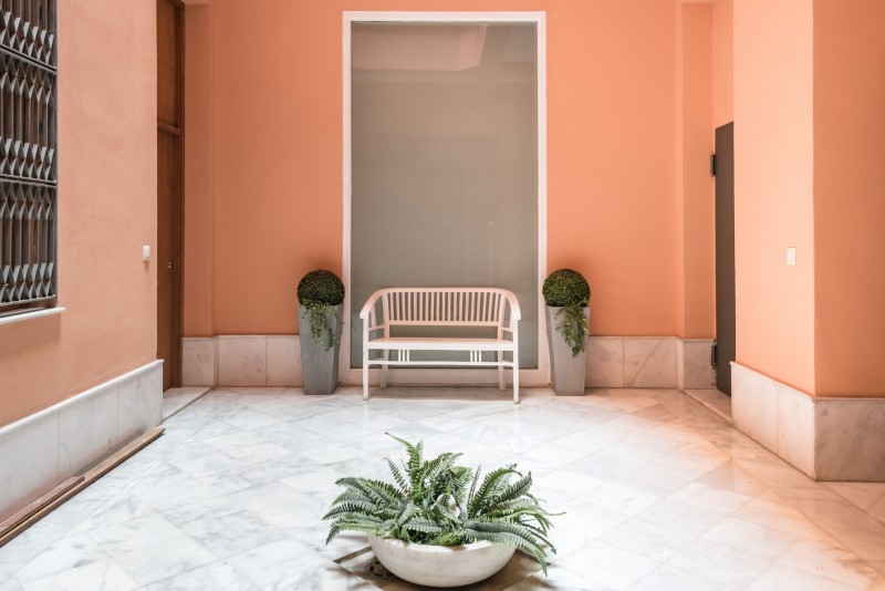 Светлые, изысканные апартаменты с террасой на крыше