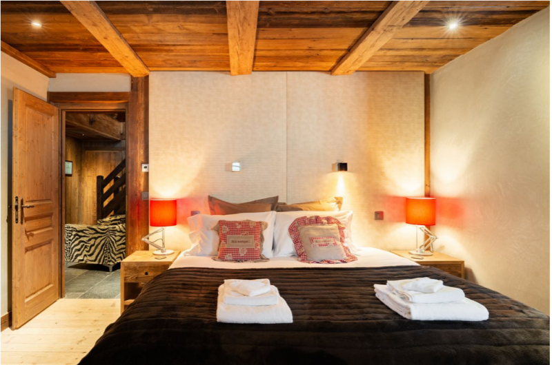 Деревенское шале недалеко от горнолыжного курорта Шамони-Монблан во Франции