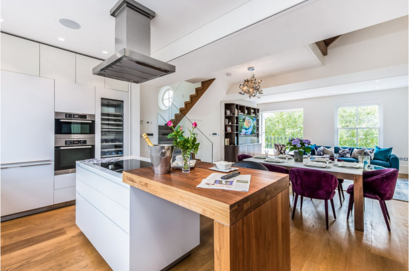 Интерьер уютного таунхауса