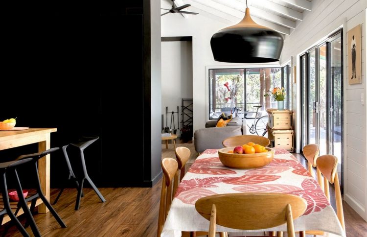 Коттедж, построенный в лесу, в Йоллингап, Австралия Коттедж, построенный в лесу, в Йоллингап, Австралия