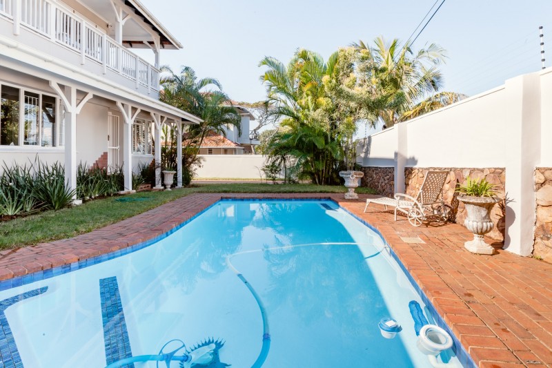 Оформление апартаментов в серых тонах в Дурбан-Норд, ЮАР Оформление апартаментов в серых тонах в Дурбан-Норд, ЮАР