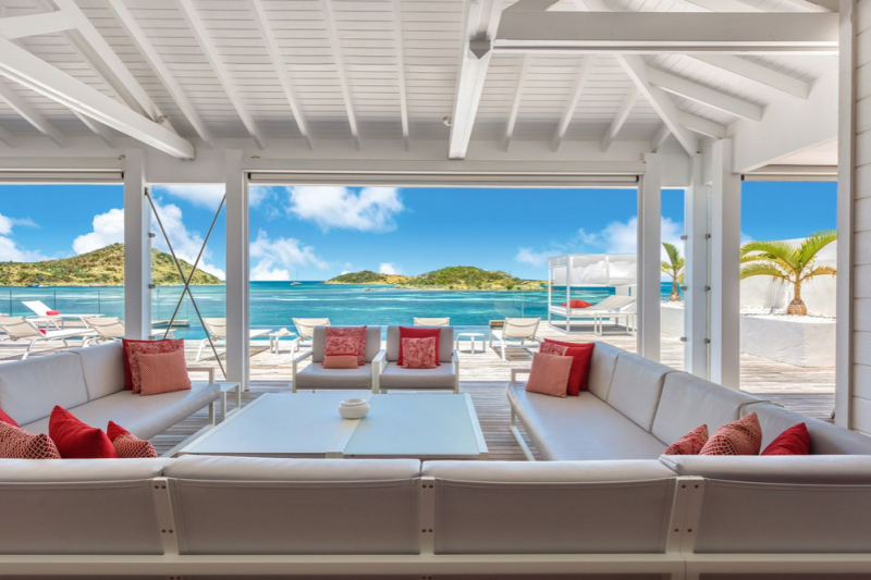 Впечатляющая вилла на берегу океана на острове Сен-Мартен Впечатляющая вилла на берегу океана на острове Сен-Мартен