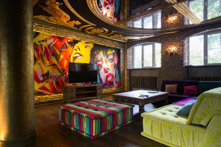 Эклектичный декор лофта, расположенного в бывшем старинном магазине